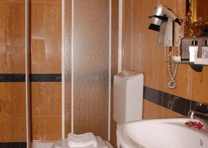 Caravaggio Otel 3*