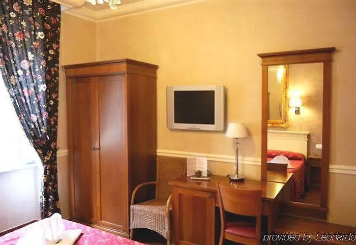 Caravaggio Otel 3*