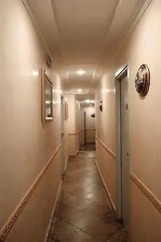 Caravaggio Otel 3*